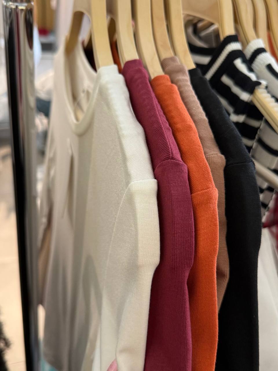 Long-sleeve viscose top