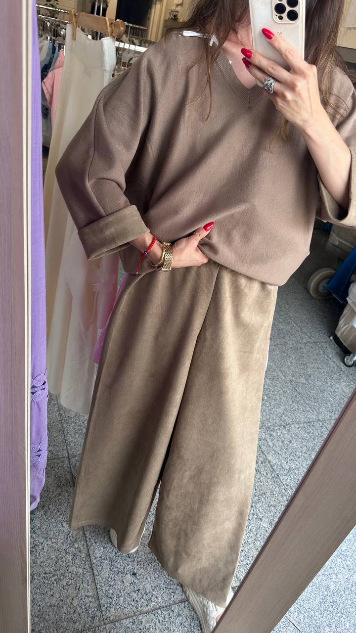 Set with a jumper and trousers