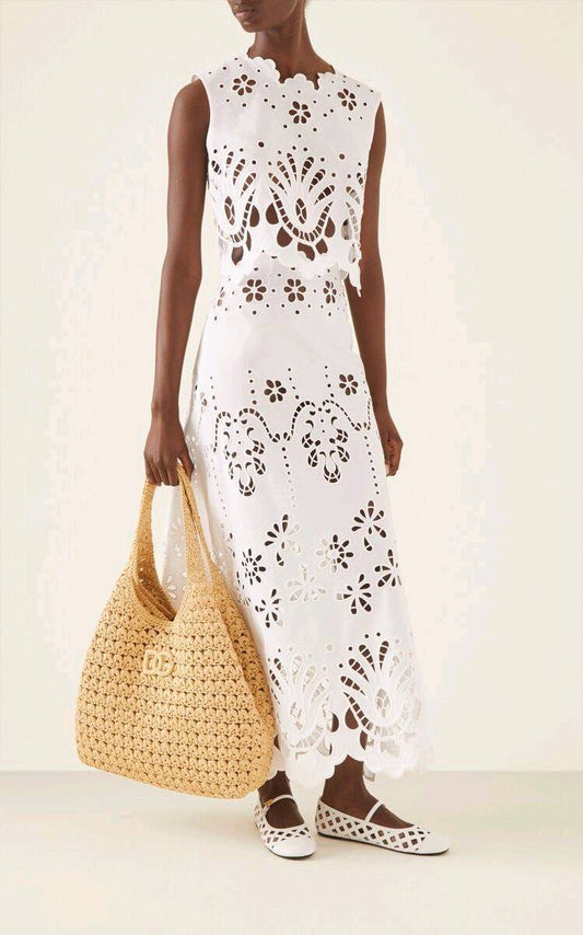 Suit with embroidery on cotton