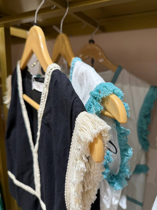 Spanish-style set with tassels