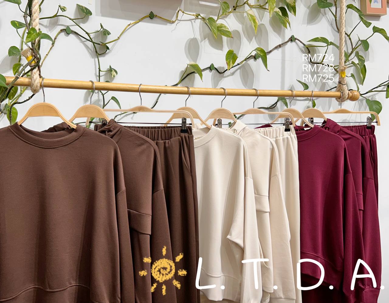 Trousers in the style of sports chic