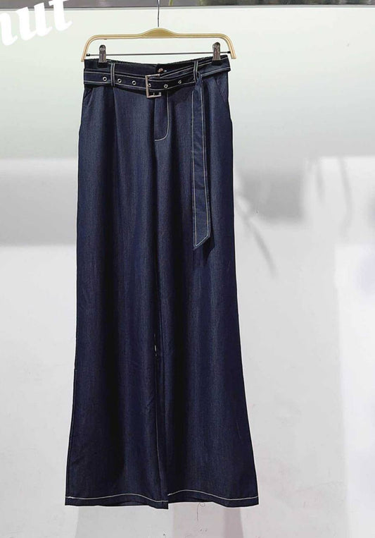 shortening vest and jeans.