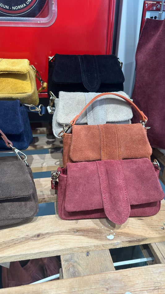 Unreal mini bags for the essentials.