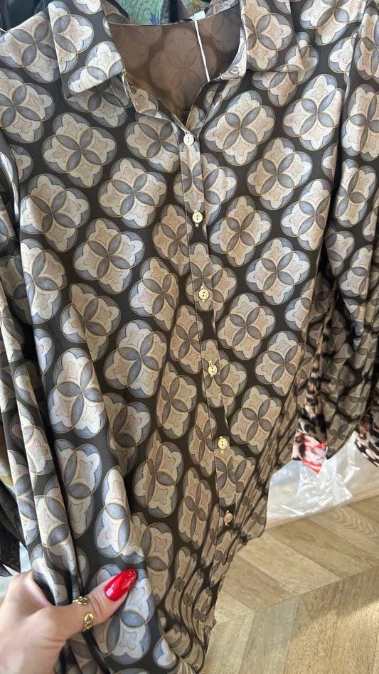 Shirts with autumn prints