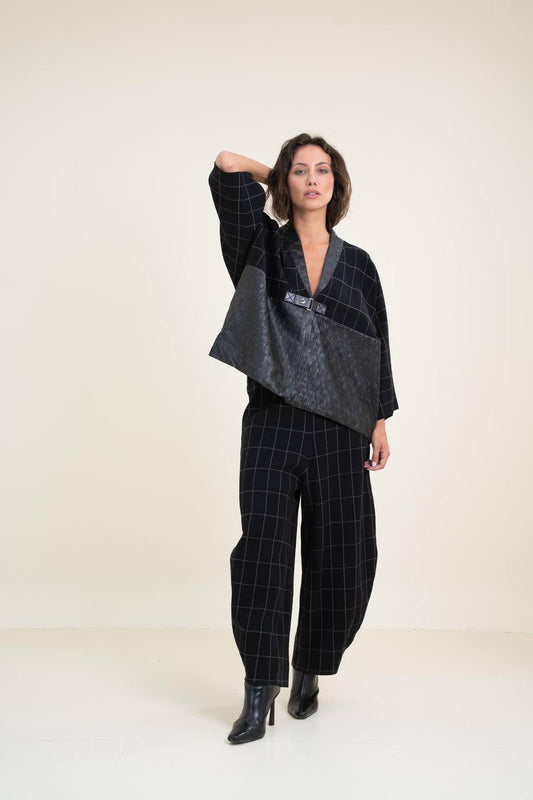 Elegant Knitted Suit from Viscose Fabric with Combined Inserts
