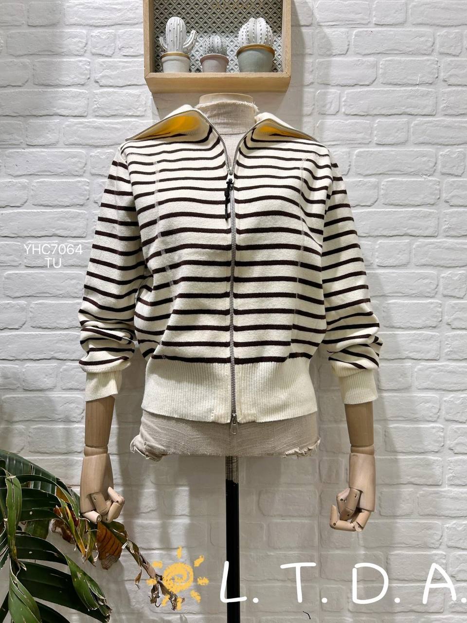 A Polo-style lock-up jumper