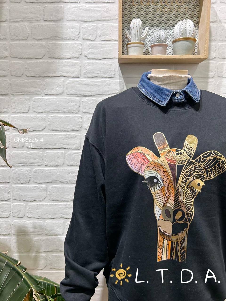 Loose-cut cotton jumper