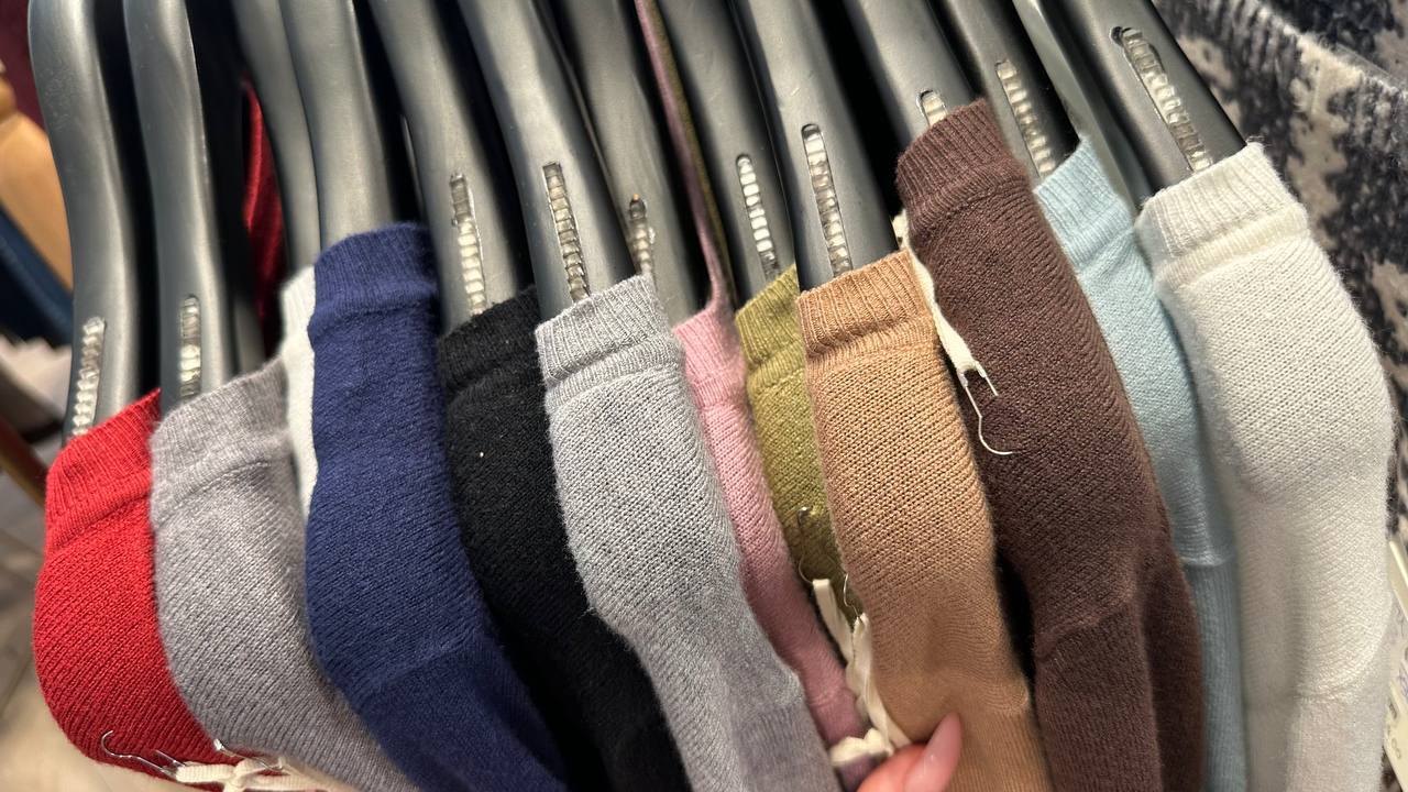 Basic thin-knit jumpers