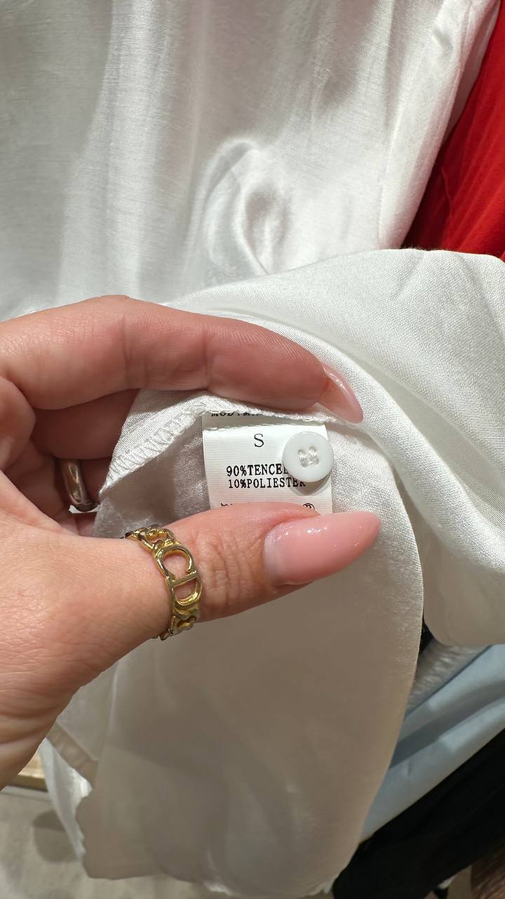 Elegant medium-weight tencel blouses