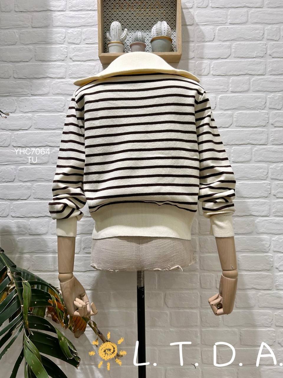 A Polo-style lock-up jumper