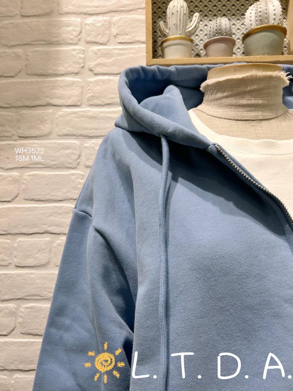 Zip-up sweatshirt