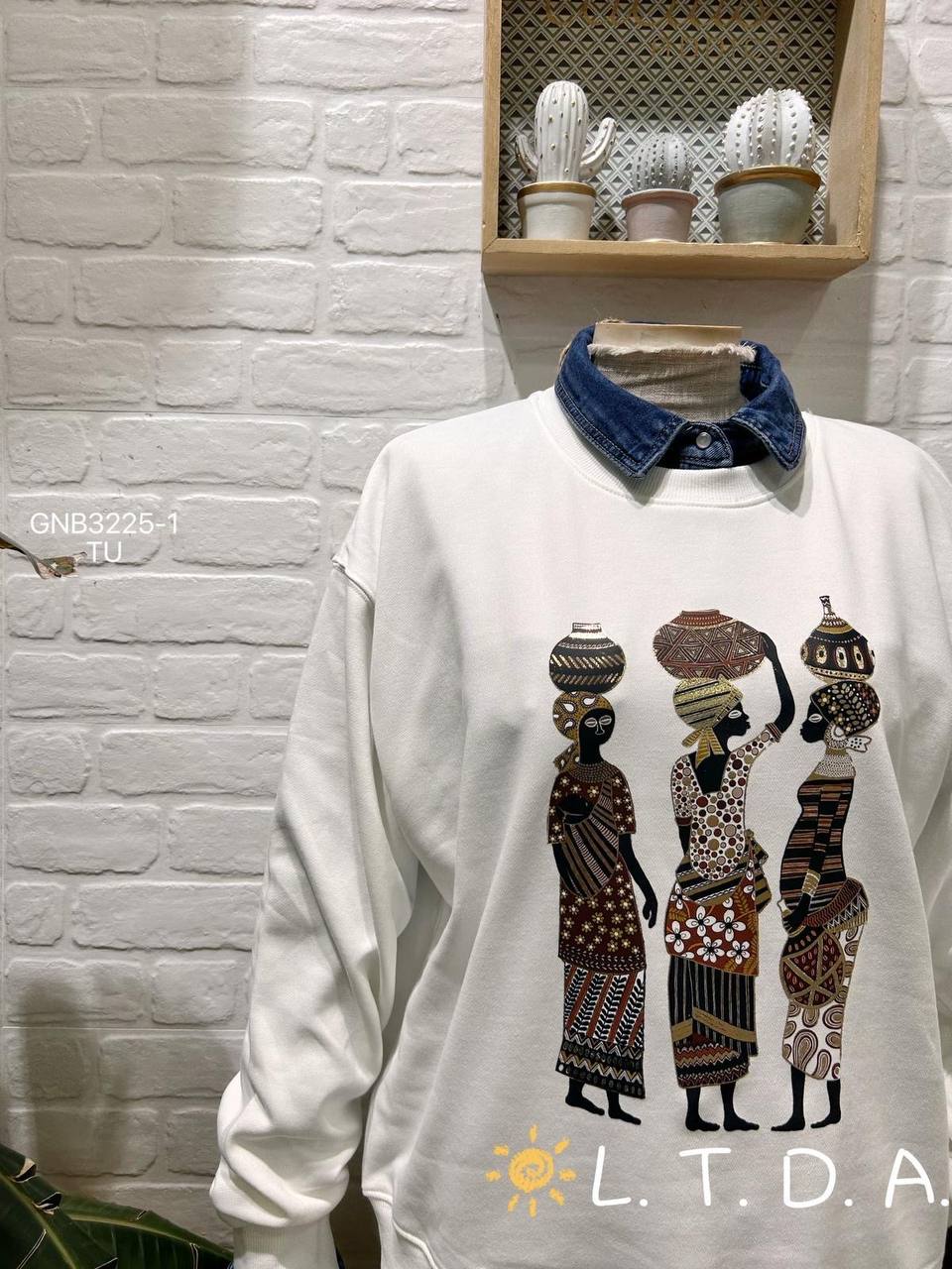 Loose-fitting cotton sweatshirt