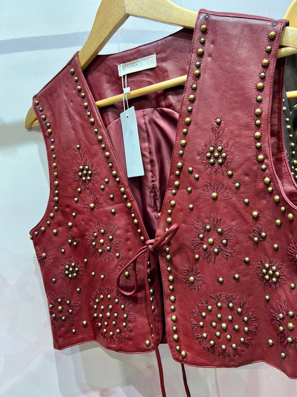 Spectacular eco-leather waistcoat