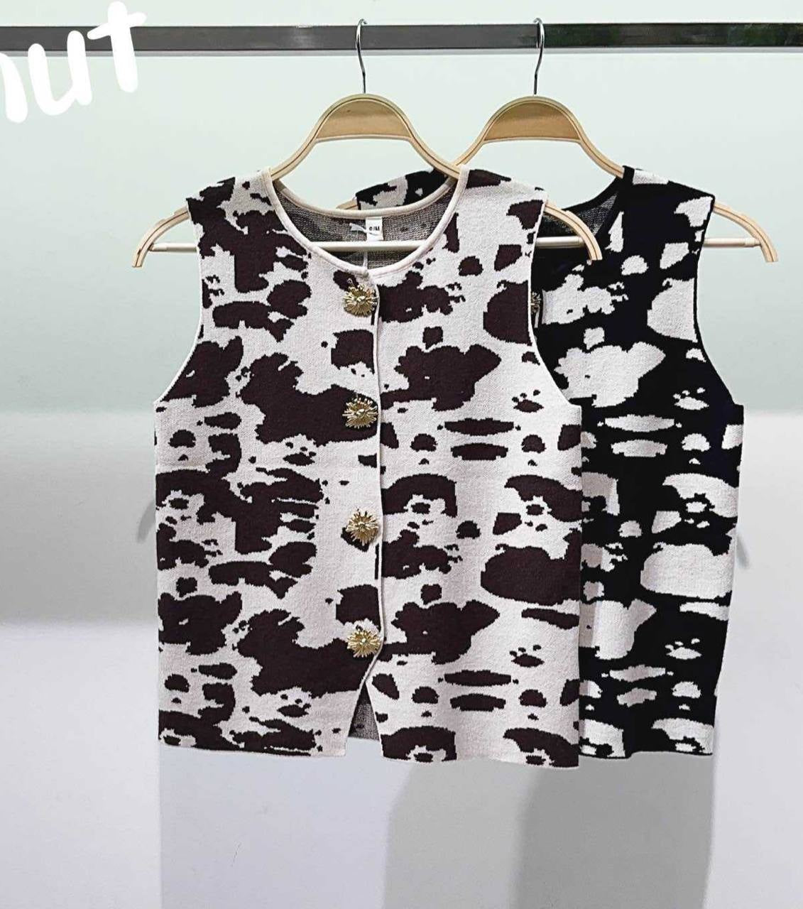 Knitwear vest