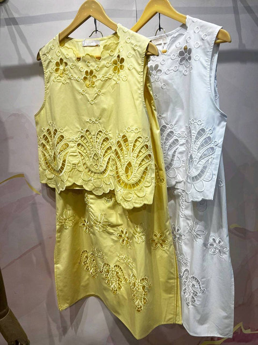 Suit with embroidery on cotton