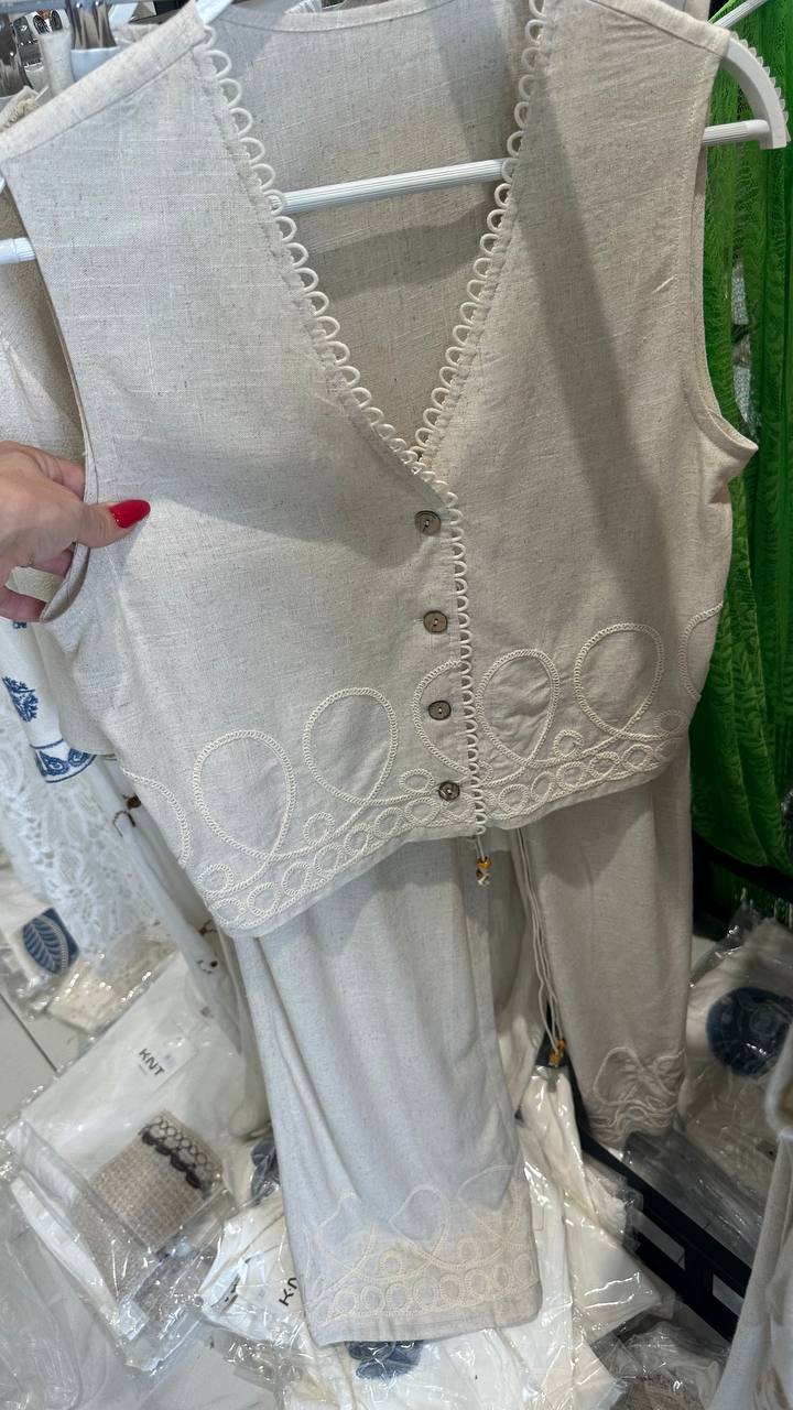 Suit made of natural fabric
