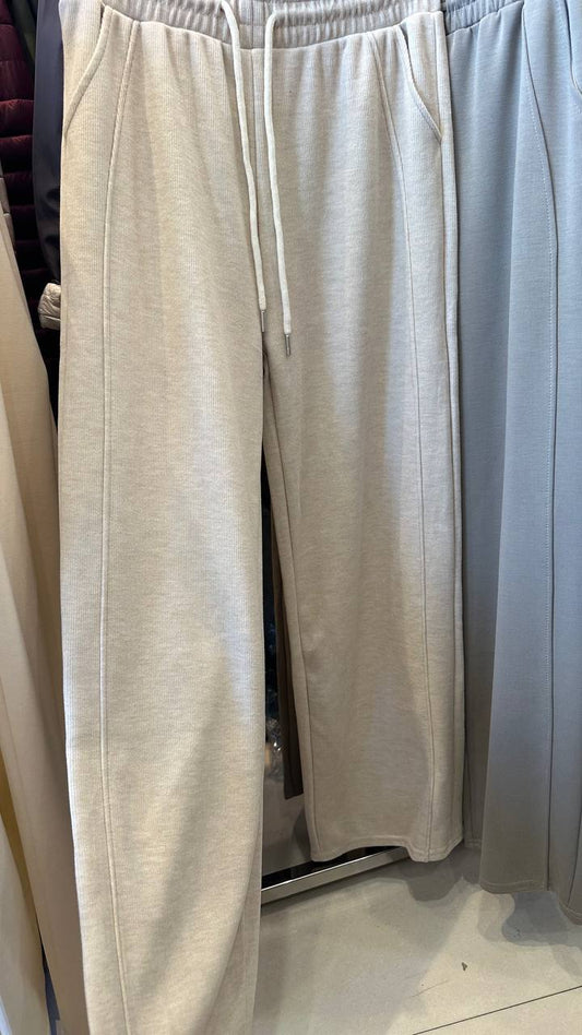 Sport-chic style pants