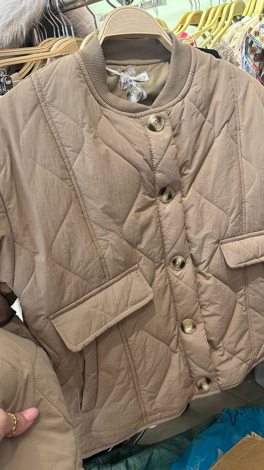 Stylish 100-gram jackets.