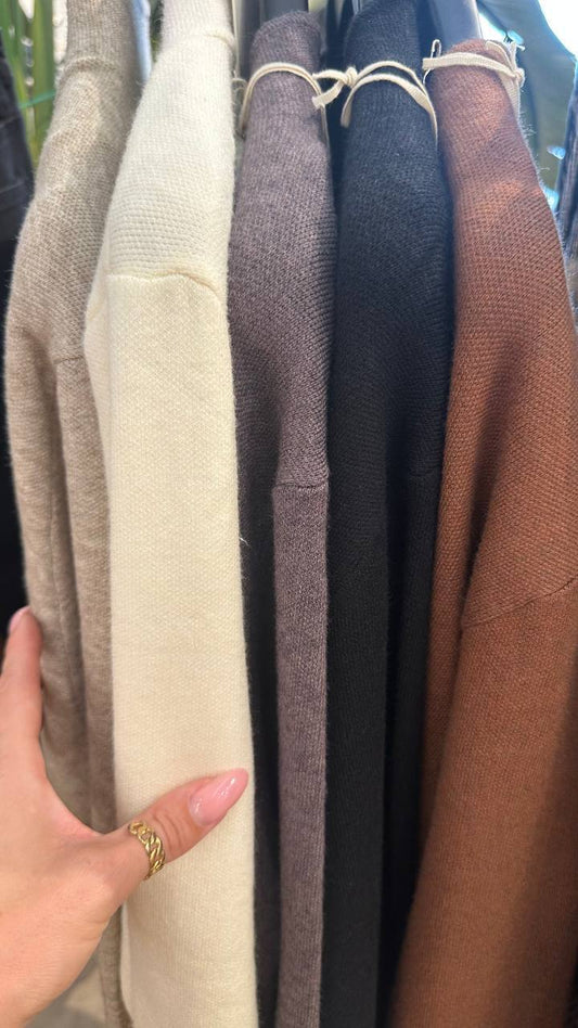 Long knitted jacket