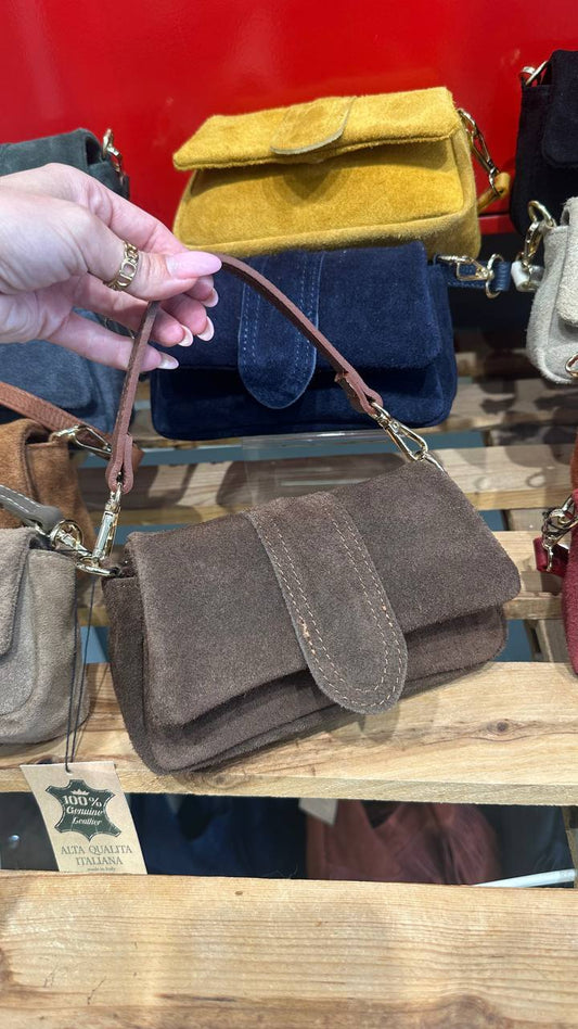 Unreal mini bags for the essentials.