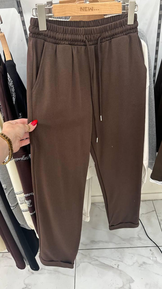 Sports-chic trousers