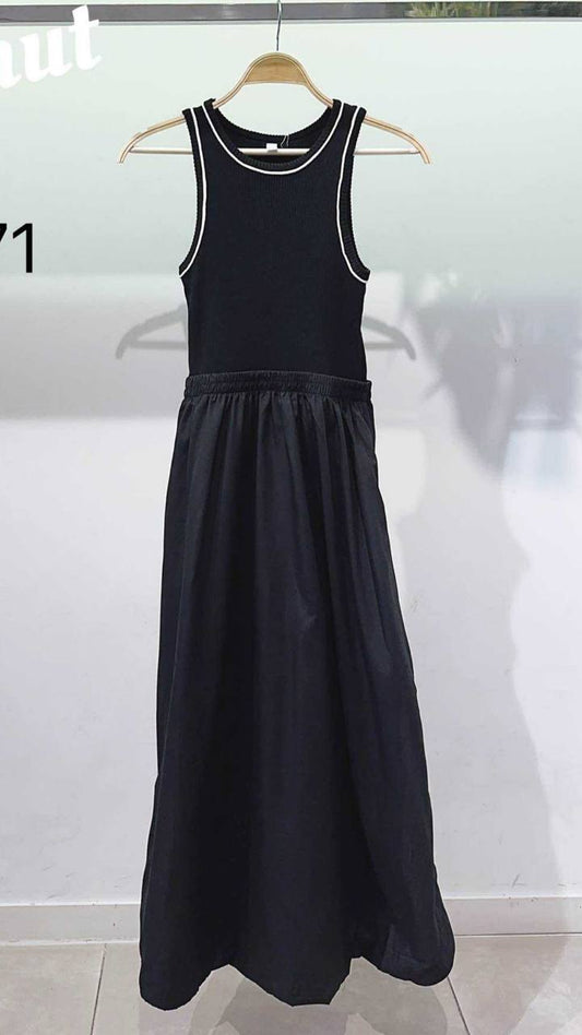 Combined dress with a free skirt