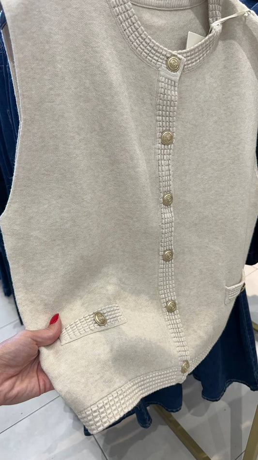 Knitwear vest
