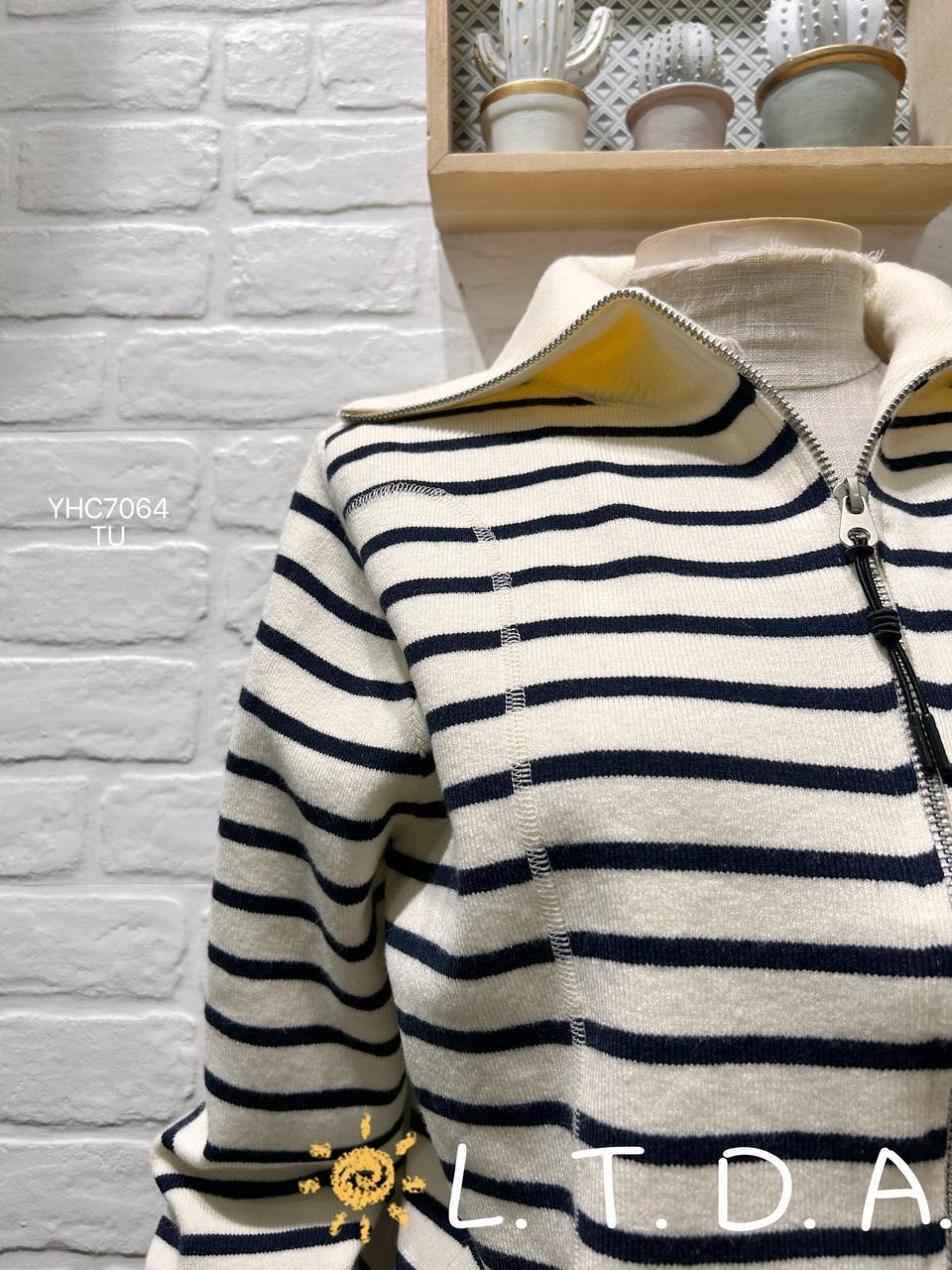 A Polo-style lock-up jumper