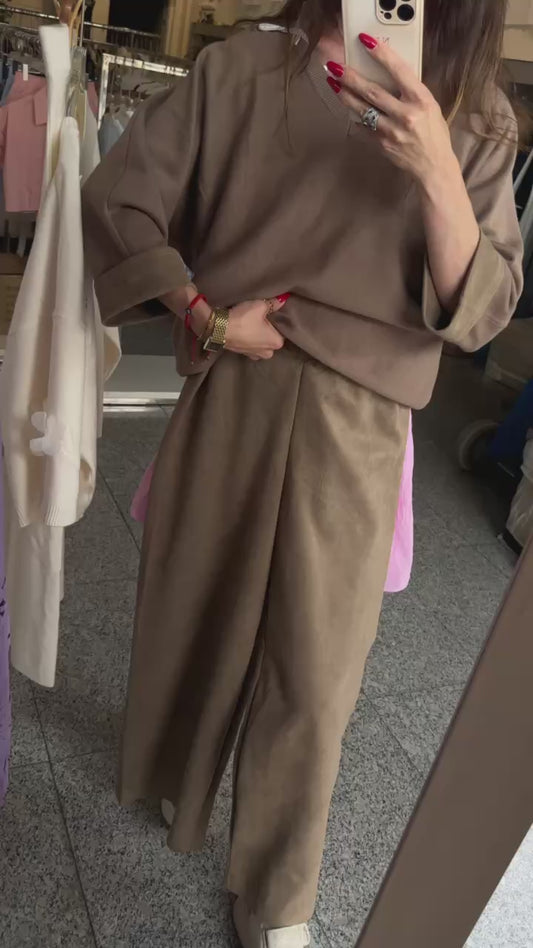 Set with a jumper and trousers