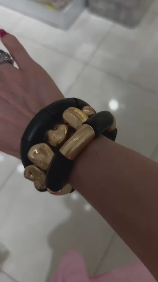 Striking bracelet set