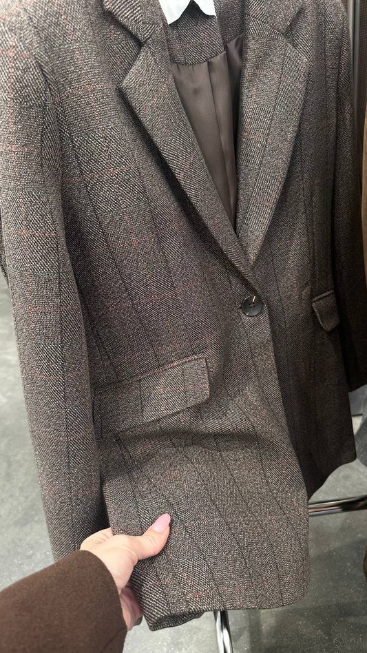 Straight-cut Jacket in Noble Color