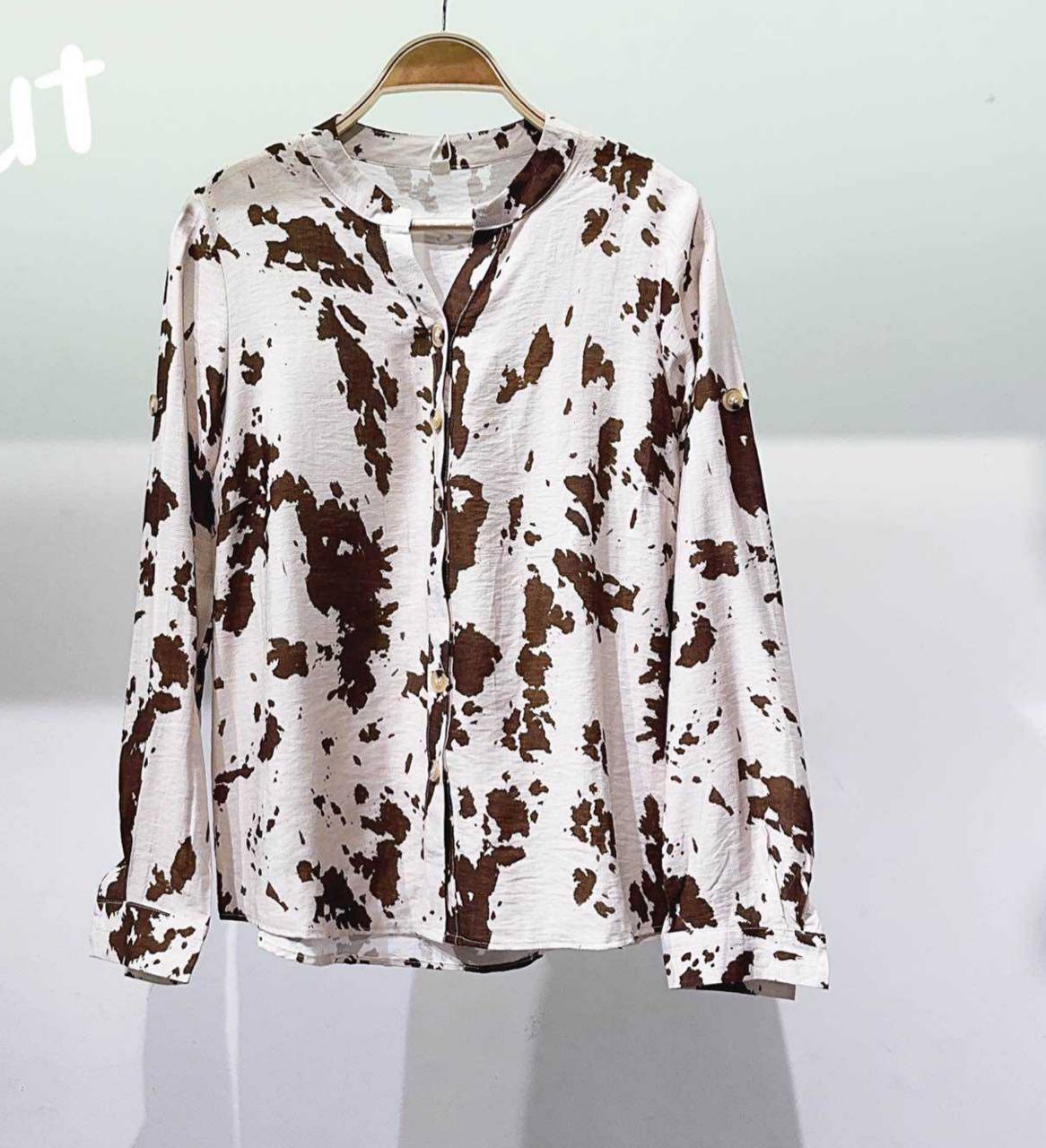 Blouse with Trendy Print