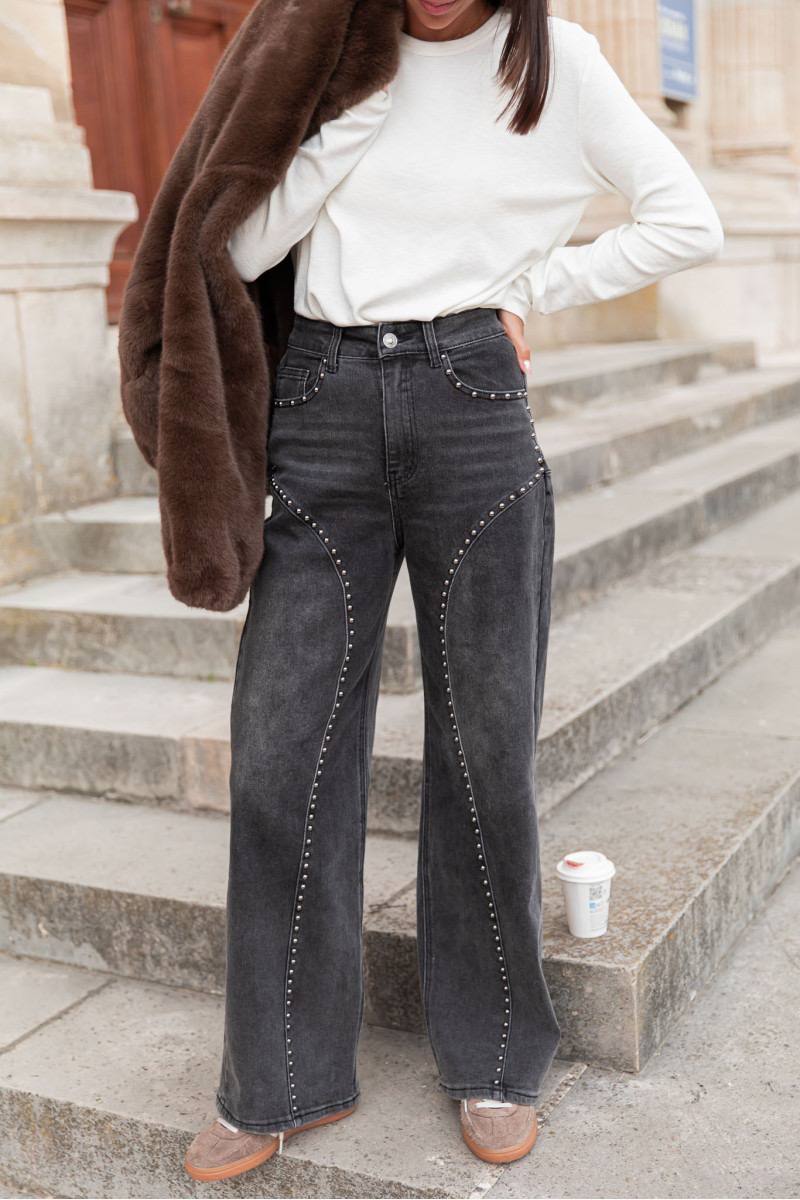 Straight-cut Jeans with High Waist