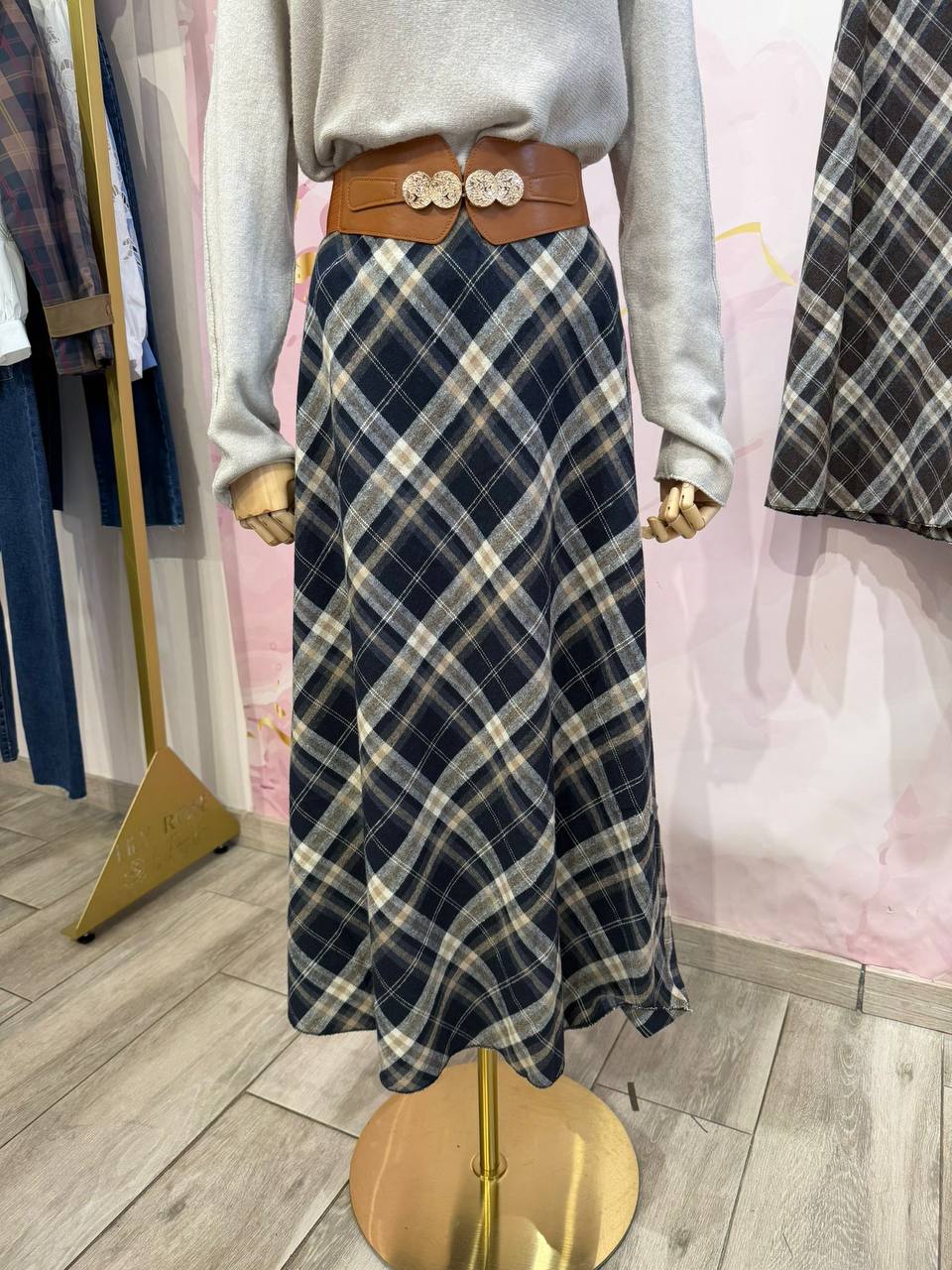 Midi Skirt in Large Check