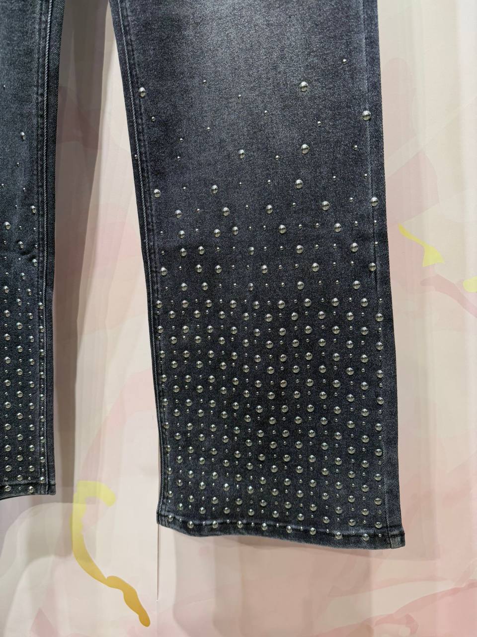Jeans with Thermostuds
